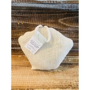 NWT Two’s Company Soap Filled Wash Mitt 4.9 oz – Rejuvenating & Grounding Bath